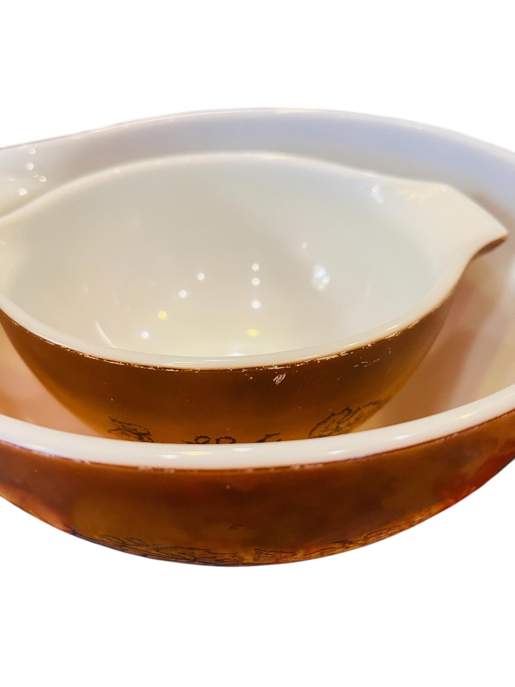 ビンテージの Pyrex Old Orchard ミキシング ボウル 441、443 2 個