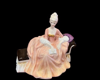 ロイヤルドルトン リサ 人形   LISA 1968 現在、この商品の在庫はありません - Etsy