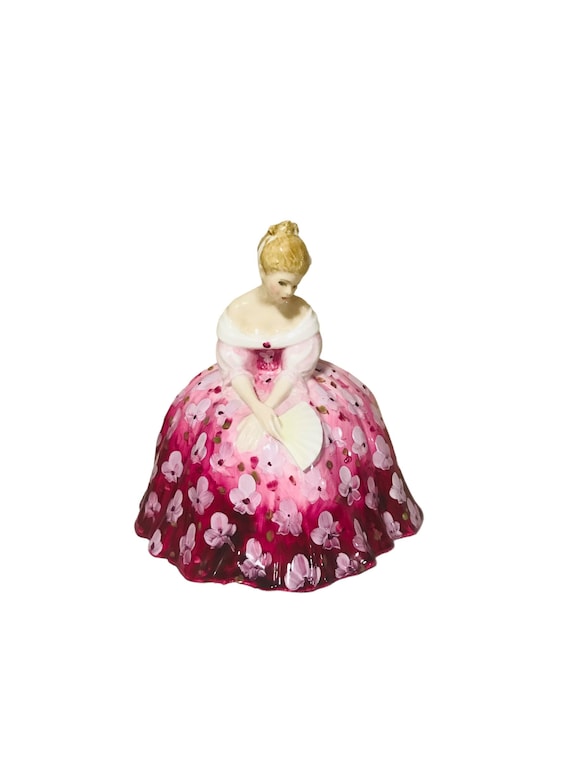 ロイヤルドルトン ヴィクトリア H.N. 2471 貴婦人 陶器 置物 オブジェ Royal Doulton Figurine “ Victoria“ HN 2471 in Pink Dress Bone