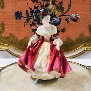 Vintage Royal Doulton figurine Southern Belle, H.N 2229, COPR 1957, limited edition, bone china England. Good gift for her.
