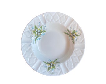 Vintage Windsor bone china lily of the valley wide rimmed soup bowl