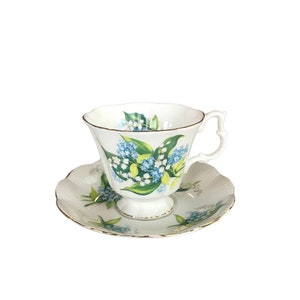 Xícara de chá e pires vintage Royal Albert Lily of The Valley, porcelana inglesa, conjunto de chá colecionável Lily of the Valley.