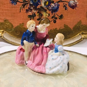 ロイヤルドルトン「The Bedtime Story」フィギュリン Bedtime Story