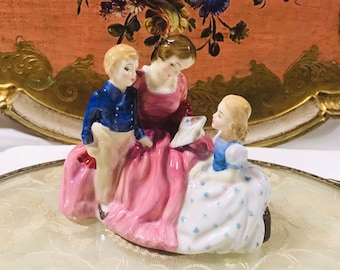 Royal Doulton figurine “ Bedtime Story” HN 2059, COPR 1949, Bone China England Limited Edition, rare figurine collectible, afternoon tea