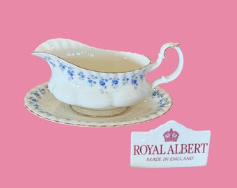 Salsera Royal Albert Memory Lane con bandeja inferior, de porcelana fina inglesa. En perfecto estado.