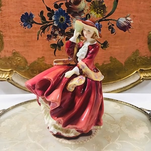 Royal Doulton figurine Top on the Hill, H.N 1834 , COPR 1937, limited. bone china England. Good gift for her.