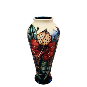 Moorcroft pottery Simeon pattern vase 8” T by Philip Gibson 1999 England, Collector’s piece.