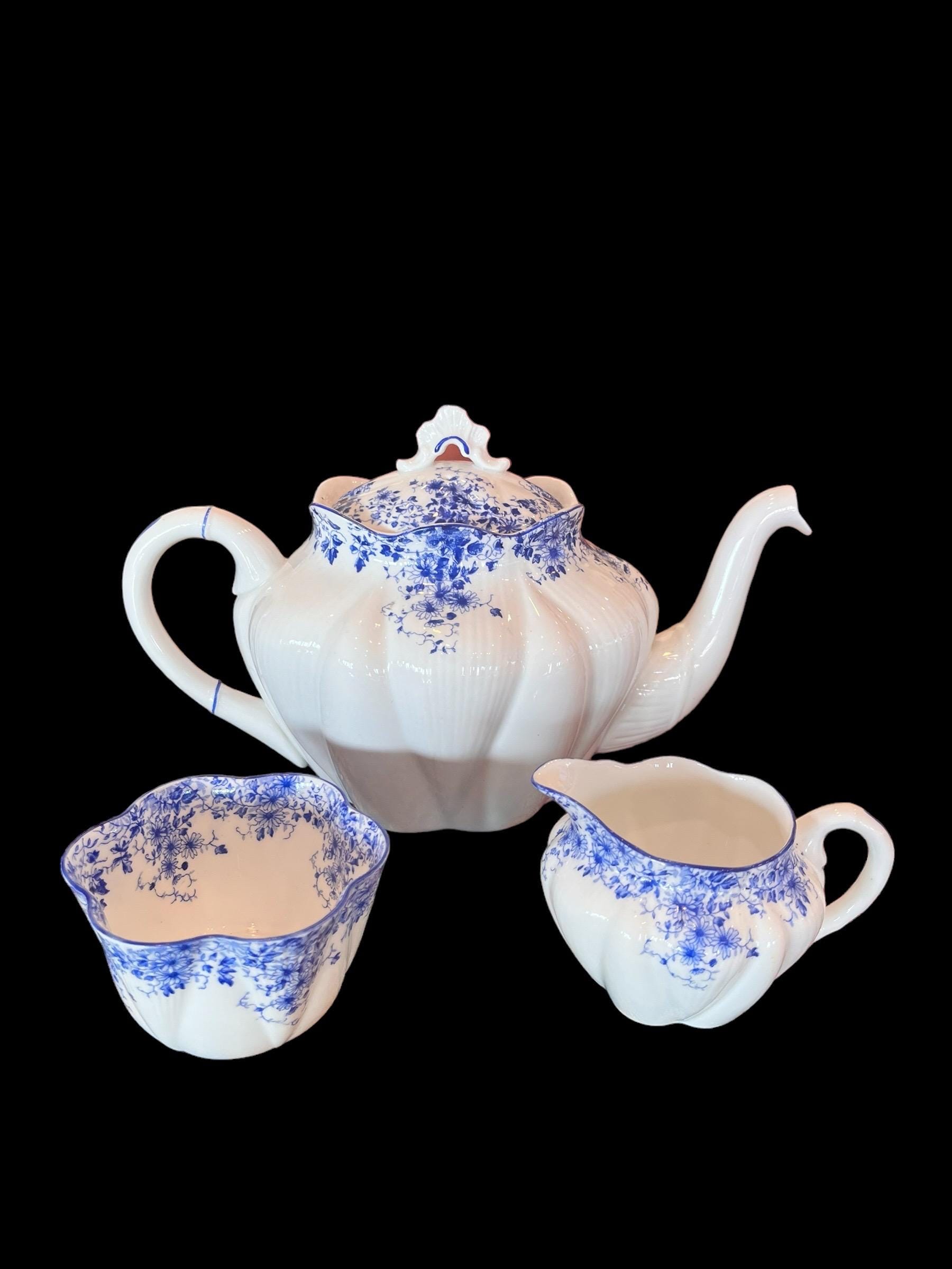 ヴィンテージ シェリー デインティ ブルー 32 ピース ボーンチャイナ