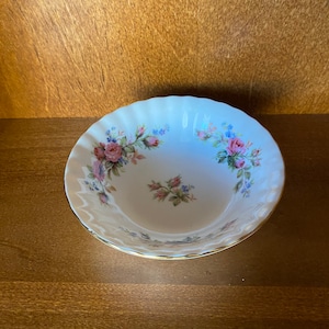 Royal Albert moss rose 5.25” small bowl