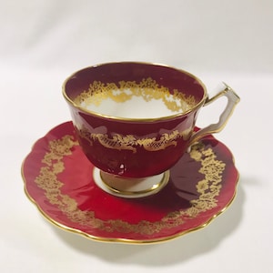 Beautiful red crocus shaped Aynsley tea cup and saucer with gold details, bone china England, Gift for her, collectible teacup