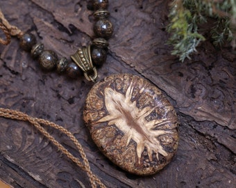Sequoia Amuletum - Zapfen vom Riesen-Mammutbaum - Bronzit - verstellbare Kette - handmade Unikat - Waldzauber - Naturschmuck