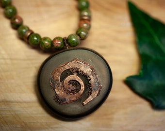 Handgeschmiedete Spirale aus Kupfer - Unakit & Lava - einzigartige Kette - handmade - Spiralkraft - Upcycling - Naturschmuck