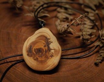 Yew wood - bear amulet - pyrography - yew wood - pyrography - handmade unique - adjustable length - natural jewelry - forest jewelry