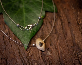 Waldjuwel mit Pyrit Kristall - Baumperlen Collier - Hexenei - Naturschmuck - Glücksbringer - handmade - Geschenk des Waldes - Unikat