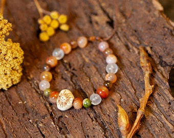 Waldjuwelen - Baumperlen - Makrameearmband - Karneol - verstellbar - Naturschmuck - Edelsteine - Hexenei - Waldliebe - Brandmalerei - Unikat