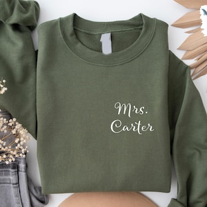 Custom Mrs Sweatshirt, Mrs Last Name Sweatshirt, Bride Personalized Sweatshirt, Wifey Sweatshirt, Bride Sweatshirt, Mrs Custom, Future Mrs