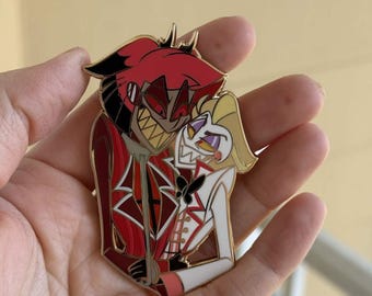 On A Tight Leash RadioApple 75mm gold plated hard enamel pin