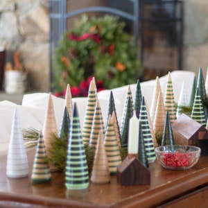 Upcycled Wood Christmas Tree: Sustainable Holiday Table Decor