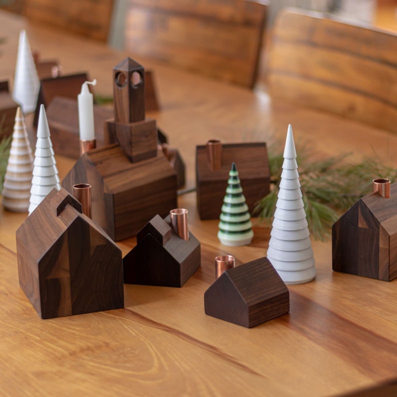 Modern kerstdorp Koperen kandelaar Kleine houten huisjes Kerstkaarsenhouderset afbeelding 10