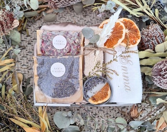 Lavender Personalised Self Care Gift for her, Herbal bath blend, Herbal Tea, Face Wash, Exfoliator Mitt, Candle and Oranges Slices