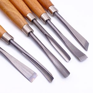 6-CZĘŚCIOWY zestaw narzędzi do rzeźbienia w drewnie: ostrza stalowe, wzmocnione tuleje, uchwyty drewniane
