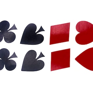 Könnte beinhalten: Vier schwarze Spielkartensymbole: zwei Kreuz, zwei Pik. Vier rote Spielkartensymbole: zwei Herz, zwei Karo.