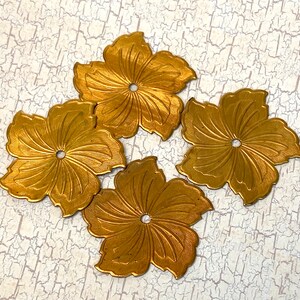 Medium Hibiscus Flower Stamped Brass: Vintage Embossed Pressed Metal Assemblage Pieces, Lot of 10 image 9