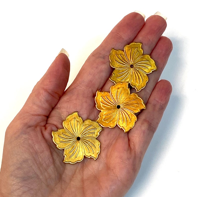 Medium Hibiscus Flower Stamped Brass: Vintage Embossed Pressed Metal Assemblage Pieces, Lot of 10 image 3