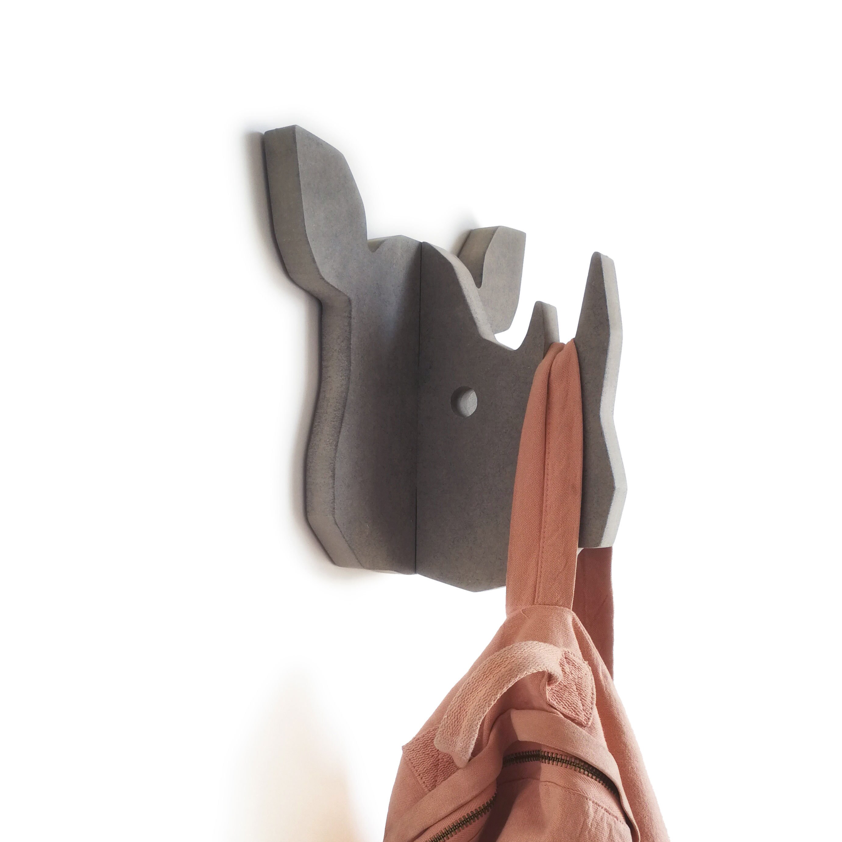 Porte-Manteau Rhinocéros Bois Gris Pour Décoration de Chambre d'enfant - Studio Ruthy Design