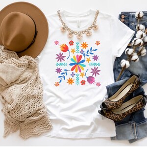 Floral Mexican Tshirt for Fiesta Shirt for Cinco De Mayo T-shirt with Mexican Flowers Tee for Fiesta Party Outfit for Cinco De Mayo