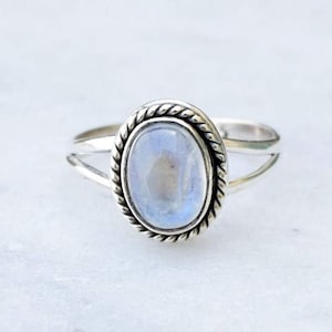 Genuine Moonstone Ring,minimalist Moonstone Silver Ring, Moonstone Ring, Crescent Moon Ring, Moonstone Statement Ring, Moon Stone Ring