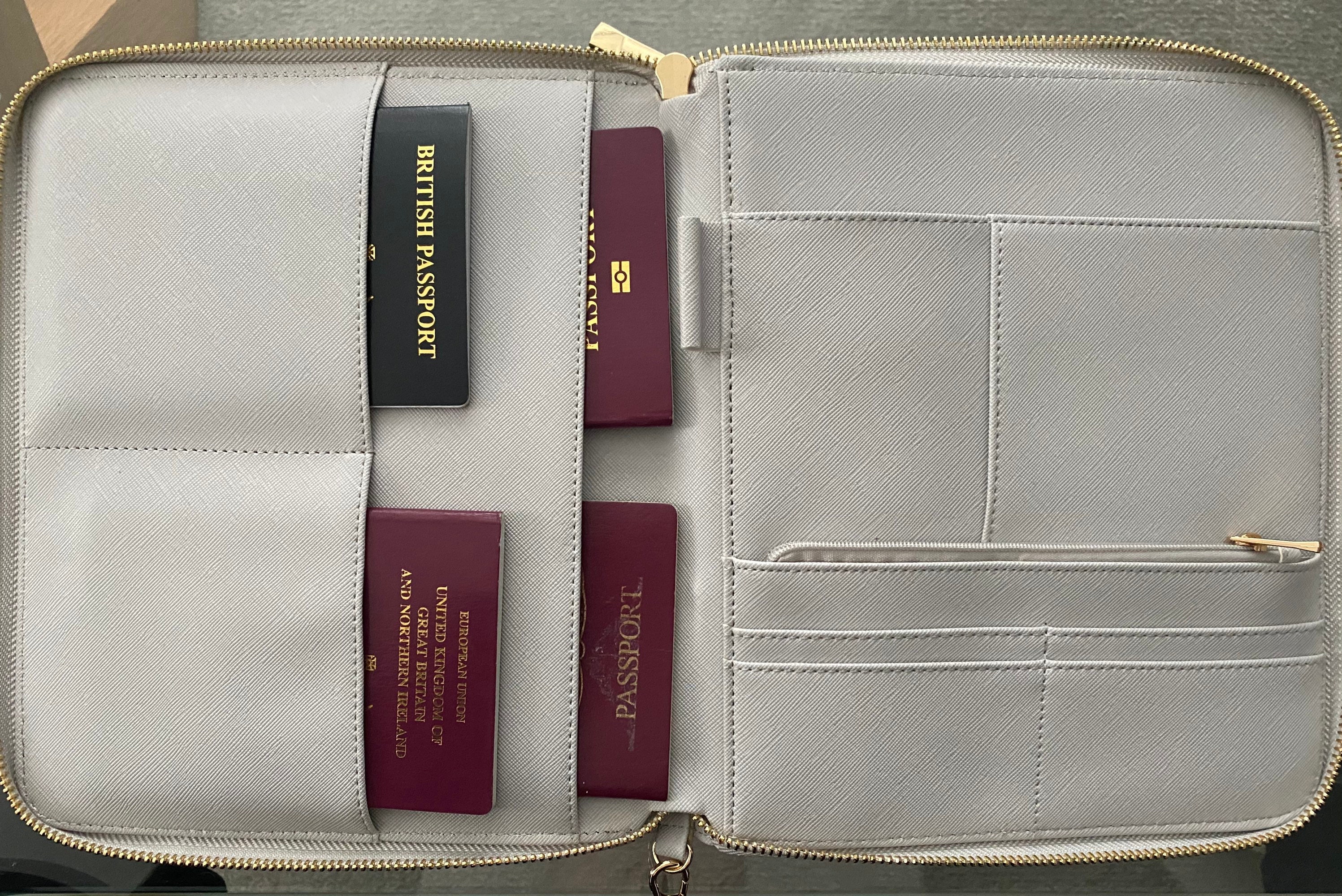 b&m travel document holder