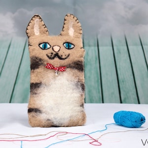 Gevilte telefoonhoes. Perfect cadeau. Handgemaakt telefoonhoesje met kat. OOAK wol vilten zakje. Milieuvriendelijke tas. Telefoonzakje. Beste cadeau.