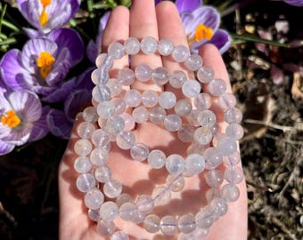 Bracciale con quarzo lunare lavanda raro lucidato da 8 mm