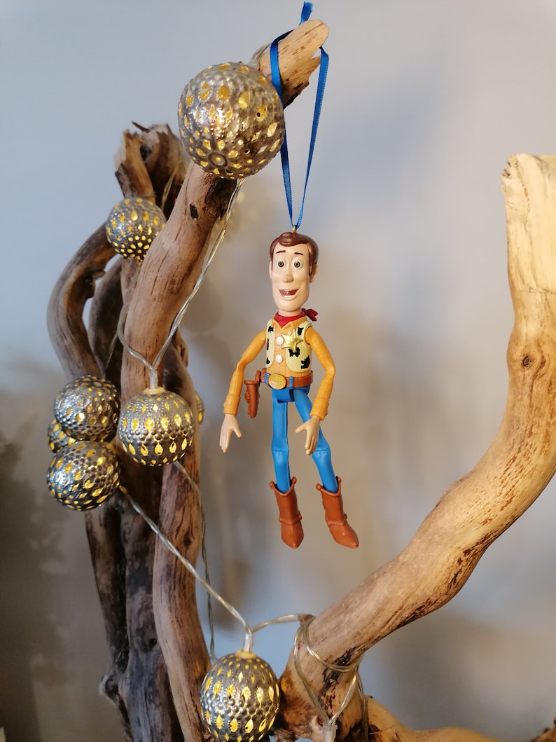 Disney Toy Story Woody Figura de decoración navideña, Adorno Bauble, Decoraciones navideñas de Disney, Regalos para ella, Regalos de Navidad, Decoración imagen 1