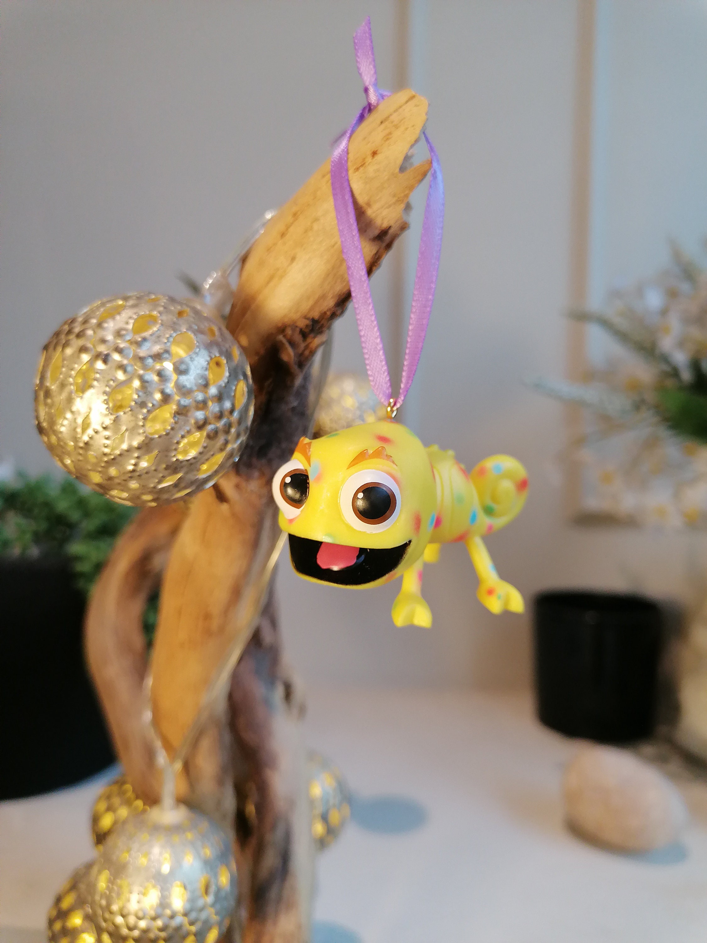 ディズニー 塔の上のラプンツェル パスカル クリスマス デコレーション