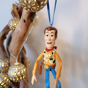 Disney Toy Story Woody Figura de decoración navideña, Adorno Bauble, Decoraciones navideñas de Disney, Regalos para ella, Regalos de Navidad, Decoración imagen 2