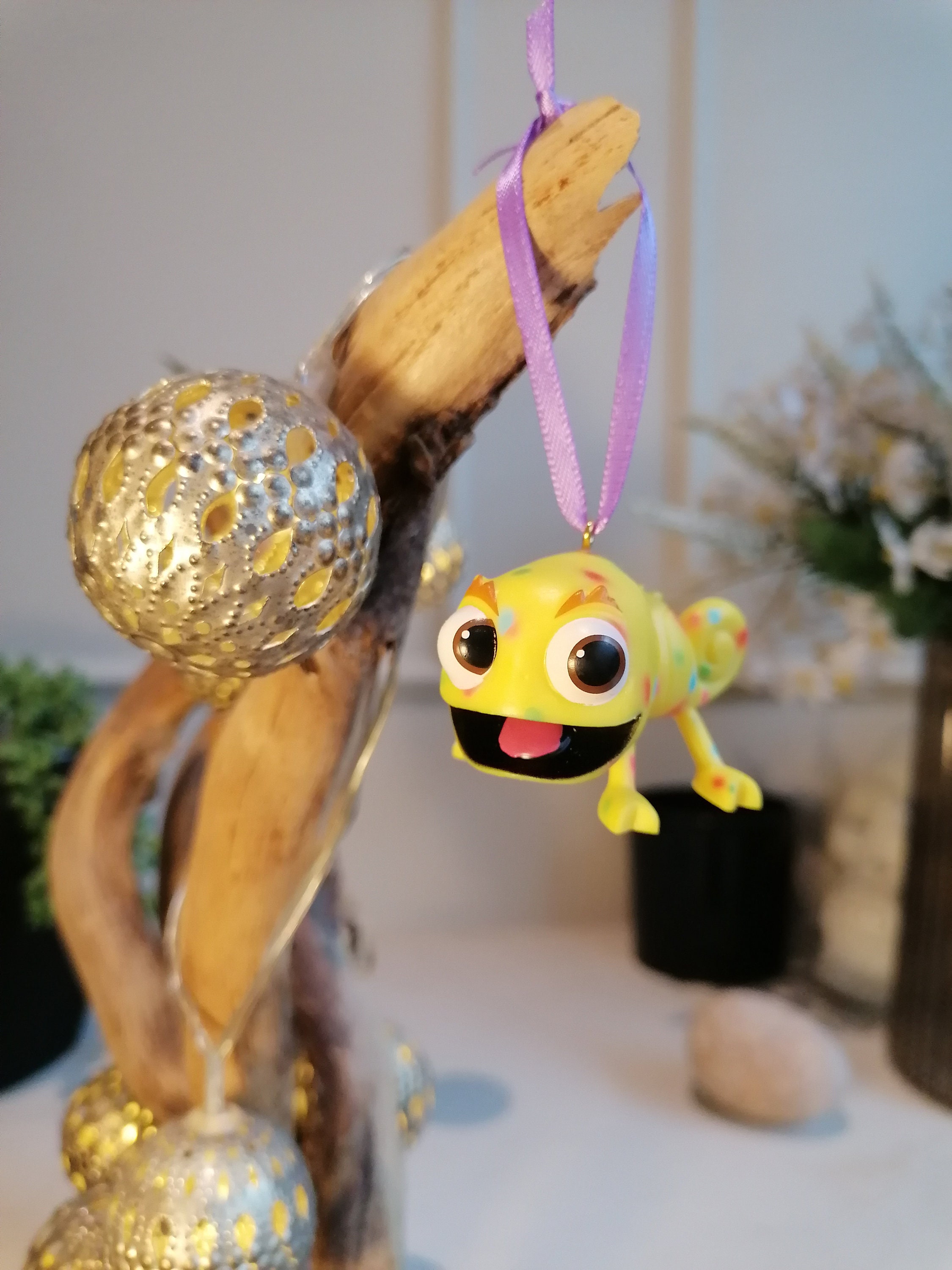 ディズニー 塔の上のラプンツェル パスカル クリスマス デコレーション