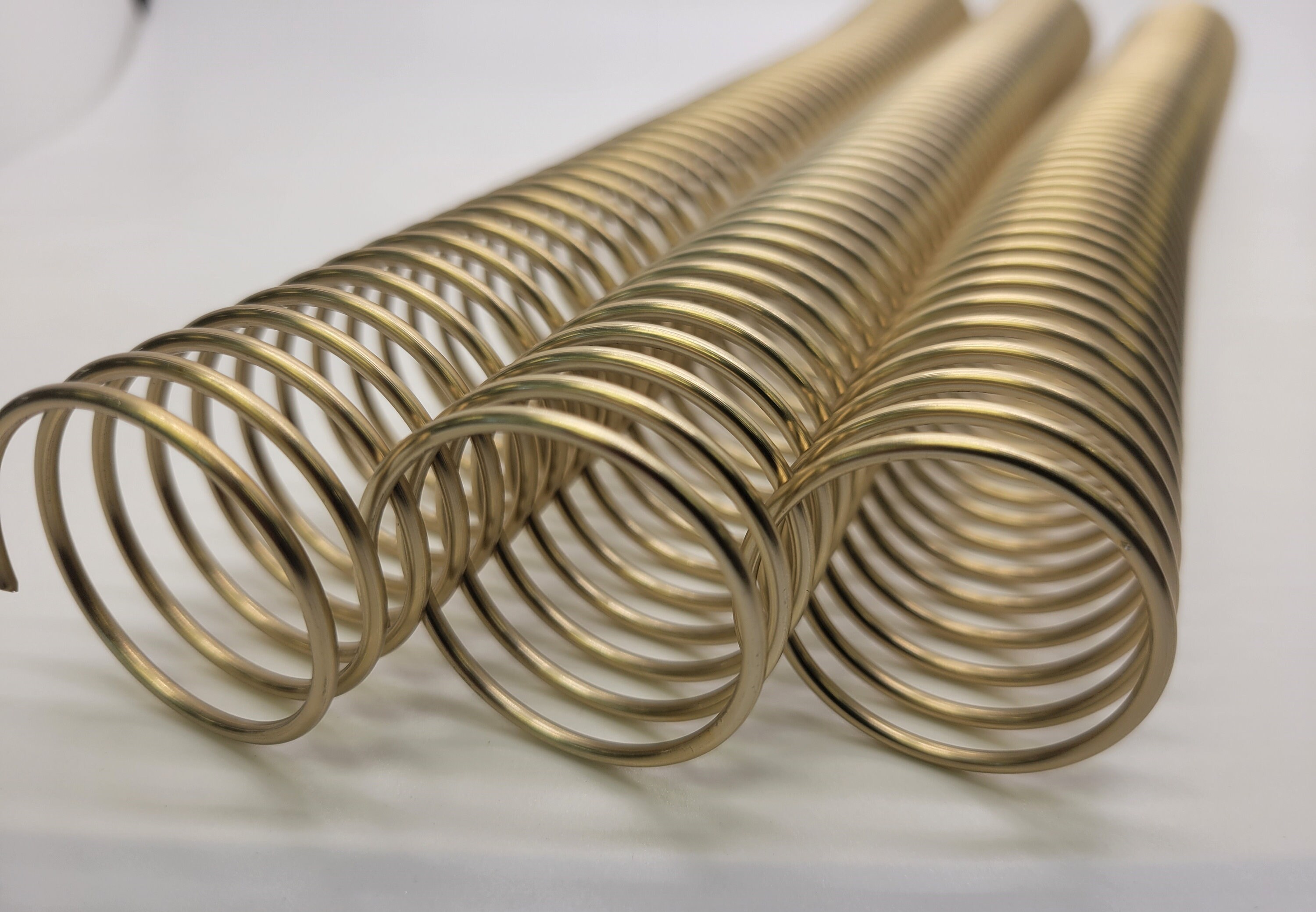 1 morceau de spirale en aluminium 4 de 30 mm x 10 po, spirale arc-en-ciel  PEL, reliure en bobine, bobine de remplacement pour les planificateurs,  bobine spirale, reliure DIY -  France