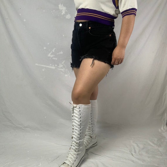 vintage 505 levis shorts waist 28 - image 2