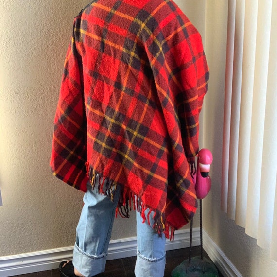 Vintage 80s plaid blanket Poncho - image 4