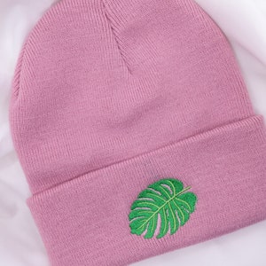 Monstera Hat Beanie Geborduurde Plant Kamerplant Cadeau Wintermuts Roze Cadeau Plantmom Potplant Monstera Cadeau Idee afbeelding 6