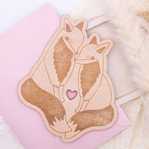 Holzkarte Fuchs Liebe Postkarte aus Holz Füchse Hochzeitstag - Valentinstag Jahrestag Postkarte Fuchs - Grußkarte Hochzeit Füchse Kuss