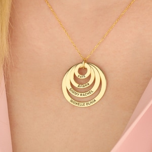 Family love circle classy necklace personalized and engraved Gold and – Hay  Zard