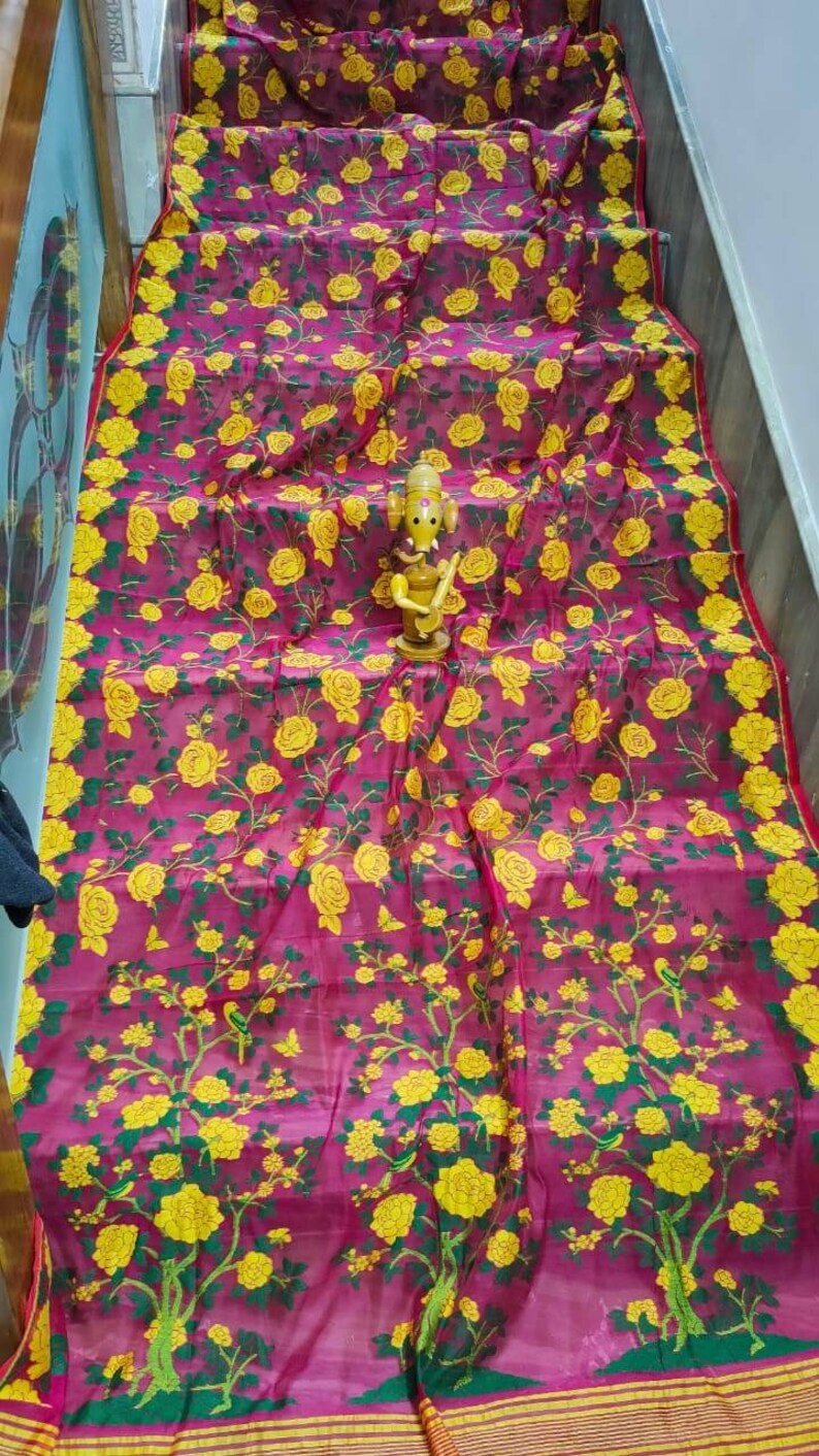 Handloom Handwoven Rose Motif Dhakai Jamdani Saree