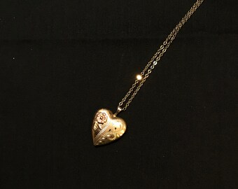 C1940s Etched Sterling Silver Vermeil Heart Locket Necklace Gold Finish