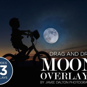 Könnte beinhalten: Silhouette einer Person auf einem Fahrrad vor einem Sonnenuntergangshimmel, mit Vollmond. Das Bild zeigt den Text "DRAG AND DROP MOON OVERLAYS" und ein Abzeichen mit der Aufschrift "INCLUDES 53 OVERLAYS".