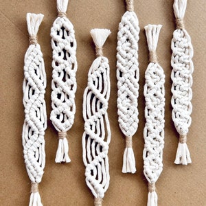 MACRAME BOOKMARK, Decorative Bookmark, Accessories for Book Lovers, Gift for Reading Lovers, in Cotton, Customizable