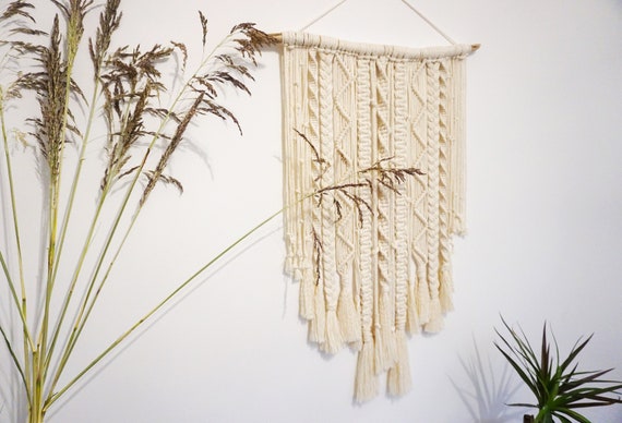 PENNY // Macramé Wall Hanging, White Natural Wood and Cotton Tapestry, Big Woven Wall Decor, Boho Furniture for Home, Bohemian Wall Art