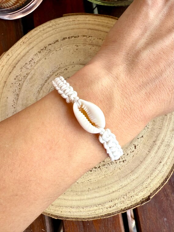 Macramé Shell Bracelet, Braided Sea and Beach Jewelry, White Handmade Bracelet, Summer Women's Accessory